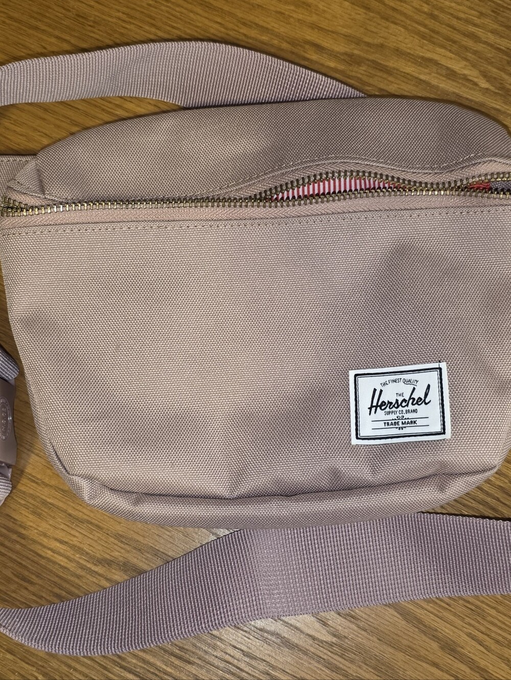 Herschel Supply Company Heritage Crossbody Bag in Dusty Pink